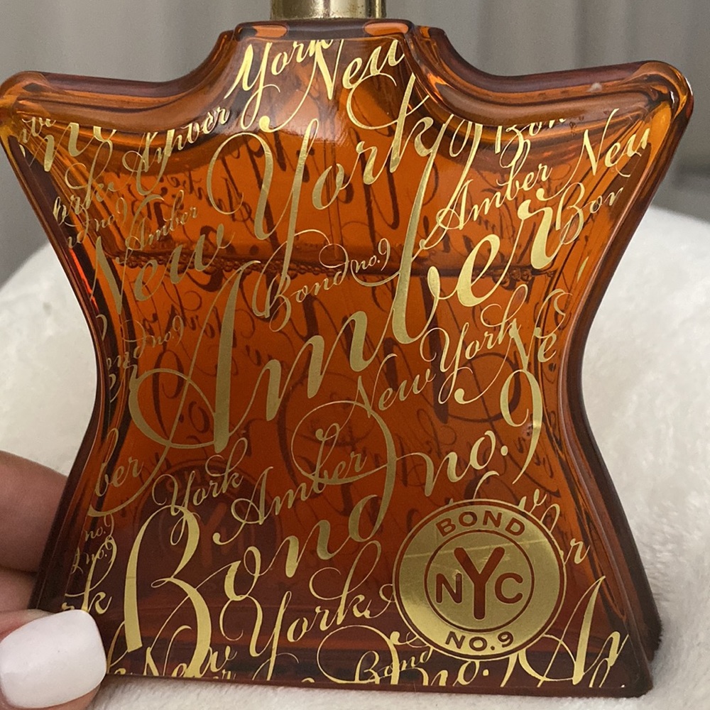 Bond No.9 NY Amber, just a small amount use referred to pictures